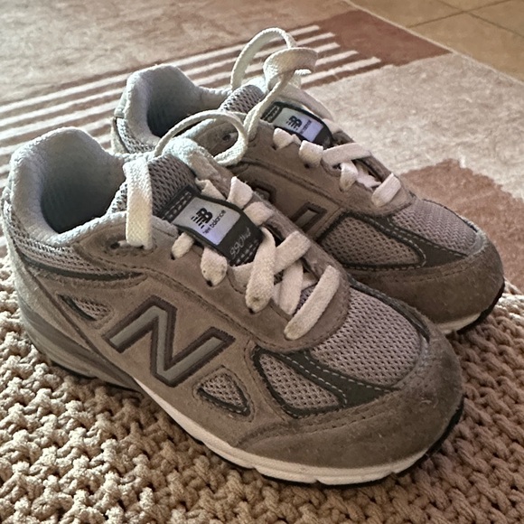 New Balance Kids' Light Gray Sneakers - Picture 1 of 7